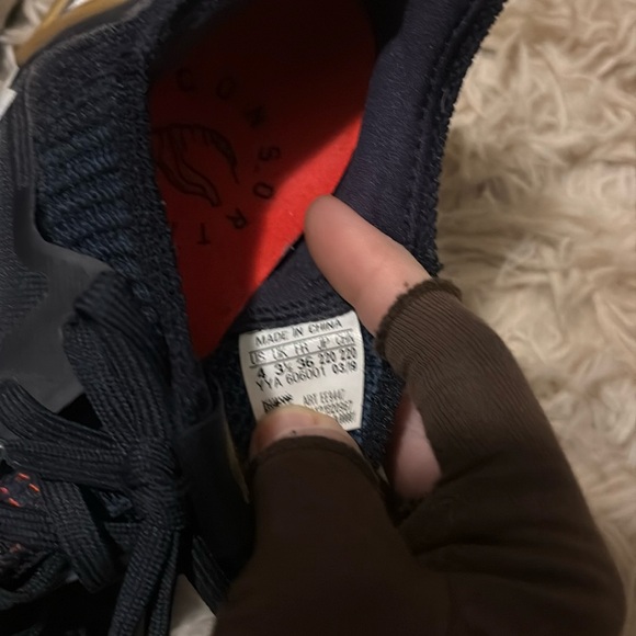ADIDAS Boost Consortium in Navy/Gold Women’s 5 (Men’s 4) - Picture 6 of 6